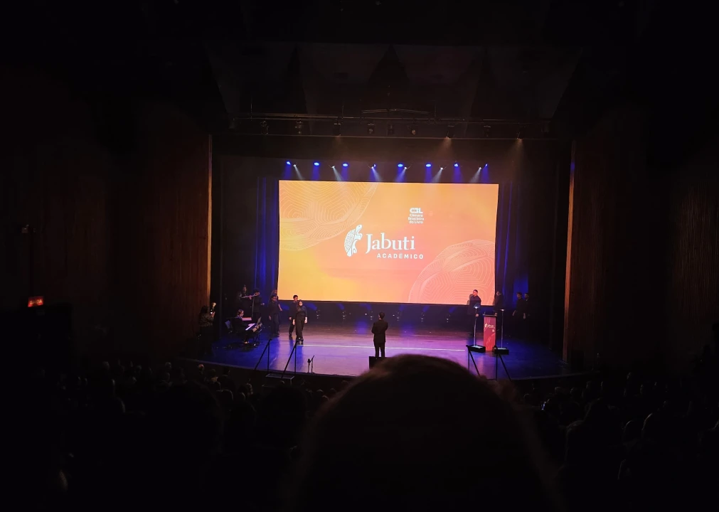 Momento da premiação do Prêmio Jabuti Acadêmico 2025.